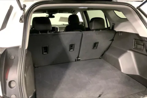 More photos of 2024 GMC Terrain SLE at Cable Dahmer Chevrolet of Kansas City, MO