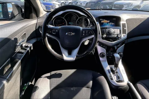 More photos of 2014 Chevrolet Cruze 1LT at Cable Dahmer Chevrolet of Kansas City, MO