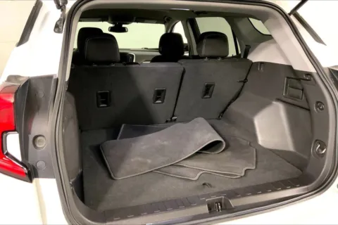 More photos of 2024 GMC Terrain SLE at Cable Dahmer Chevrolet of Kansas City, MO