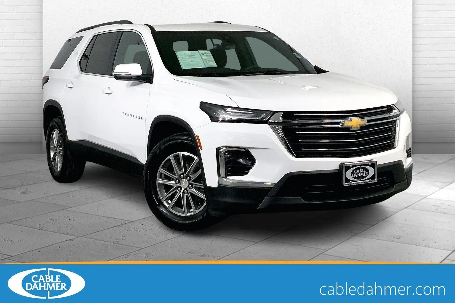 White 2023 Chevrolet Traverse LT Cloth for sale in Kansas City, MO