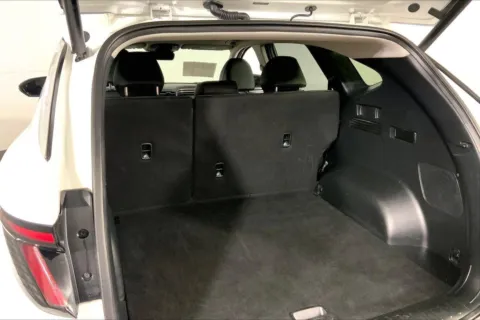 More photos of 2024 Hyundai Tucson Limited at Cable Dahmer Chevrolet of Kansas City, MO