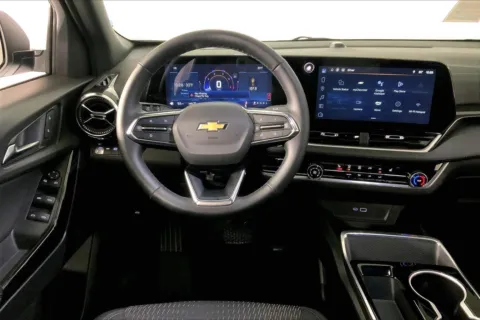 More photos of 2025 Chevrolet Equinox LT at Cable Dahmer Chevrolet of Kansas City, MO