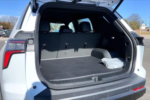 More photos of 2026 Chevrolet Equinox RS at Cable Dahmer Chevrolet of Kansas City, MO