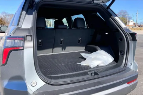 More photos of 2026 Chevrolet Equinox LT at Cable Dahmer Chevrolet of Kansas City, MO