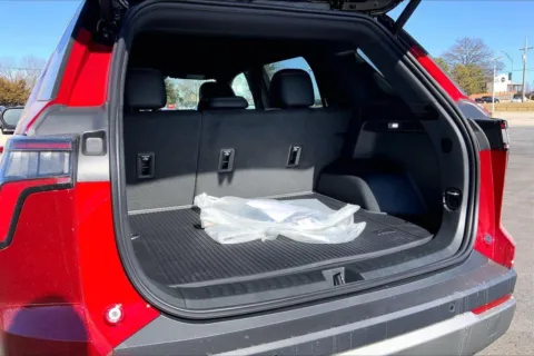 More photos of 2026 Chevrolet Equinox LT at Cable Dahmer Chevrolet of Kansas City, MO