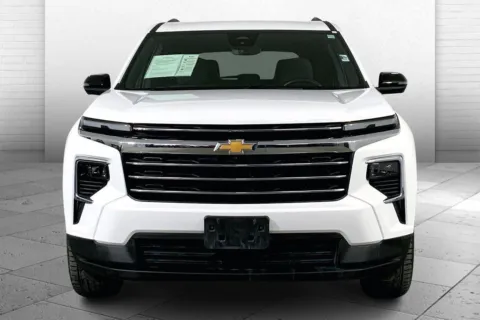 Photos of 2024 Chevrolet Traverse LT for sale in Kansas City, MO at Cable Dahmer Chevrolet of Kansas City