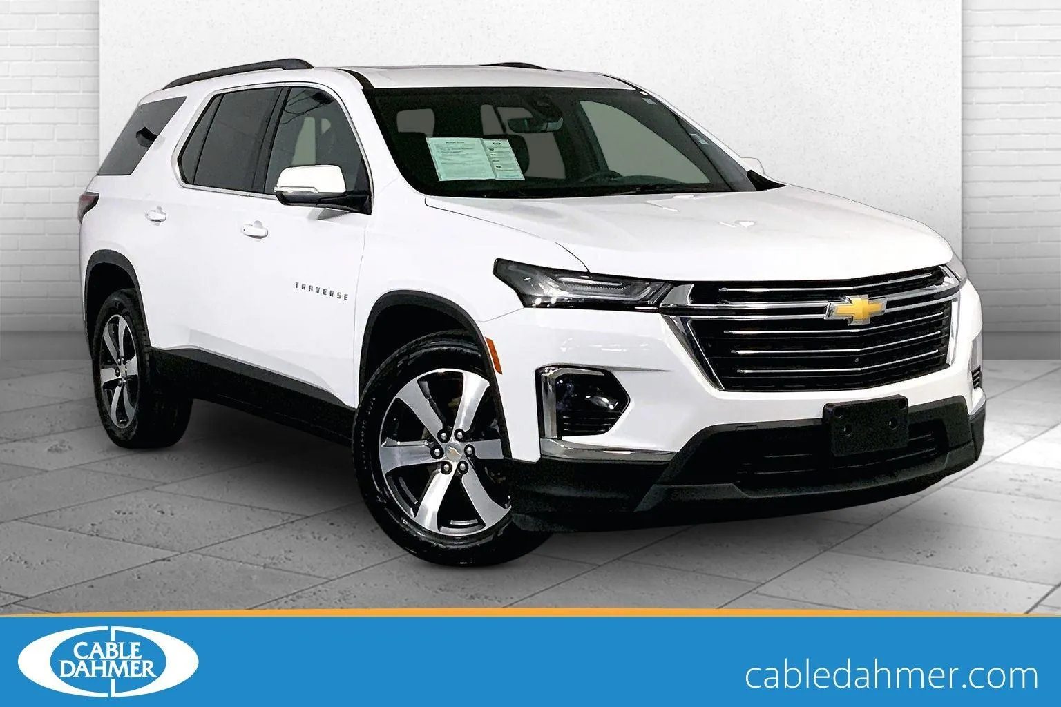 Used 2023 Chevrolet Traverse 3LT with VIN 1GNEVHKW2PJ317412 for sale in Kansas City