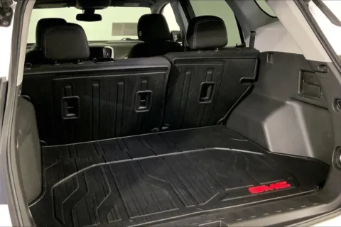 More photos of 2022 GMC Terrain SLE at Cable Dahmer Chevrolet of Kansas City, MO