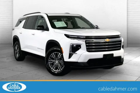 White 2024 Chevrolet Traverse LT for sale in Kansas City, MO