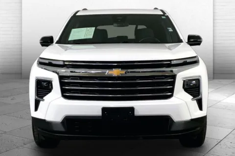 Photos of 2024 Chevrolet Traverse LT for sale in Kansas City, MO at Cable Dahmer Chevrolet of Kansas City