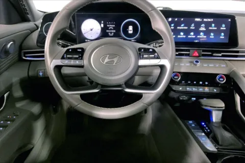 More photos of 2025 Hyundai Elantra SEL Convenience at Cable Dahmer Chevrolet of Kansas City, MO