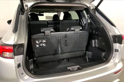 More photos of 2024 Mitsubishi Outlander Plug-In Hybrid SE at Cable Dahmer Chevrolet of Kansas City, MO