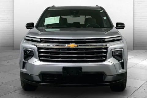 Photos of 2024 Chevrolet Traverse LT for sale in Kansas City, MO at Cable Dahmer Chevrolet of Kansas City