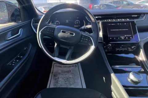 More photos of 2023 Jeep Grand Cherokee Altitude at Cable Dahmer Chevrolet of Kansas City, MO