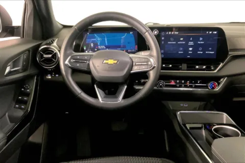 More photos of 2025 Chevrolet Equinox LT at Cable Dahmer Chevrolet of Kansas City, MO