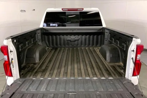 More photos of 2025 Chevrolet Silverado 1500 LT Trail Boss at Cable Dahmer Chevrolet of Kansas City, MO