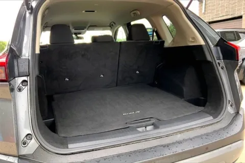 More photos of 2023 Nissan Rogue SV at Cable Dahmer Chevrolet of Kansas City, MO