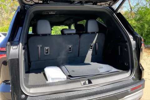 More photos of 2025 Chevrolet Traverse AWD LT at Cable Dahmer Chevrolet of Kansas City, MO