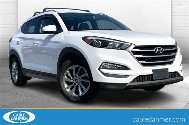 White 2017 Hyundai Tucson SE for sale in Kansas City, MO