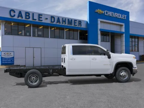 More photos of 2025 Chevrolet Silverado 3500HD CC Work Truck at Cable Dahmer Chevrolet of Kansas City, MO
