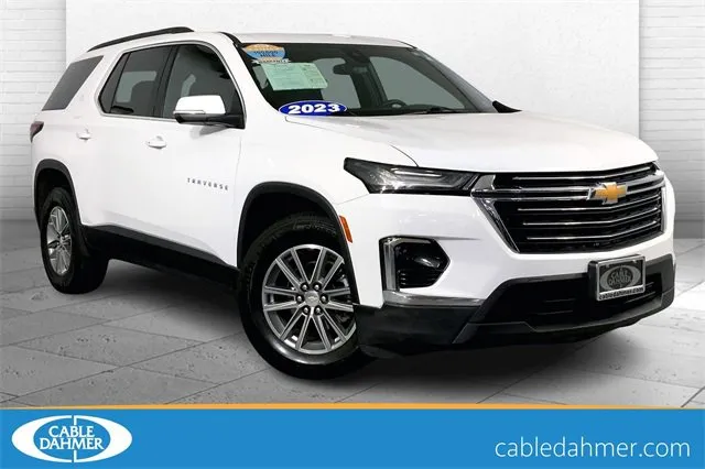 2023 Chevrolet Traverse LT Cloth for sale in Kansas City, MO