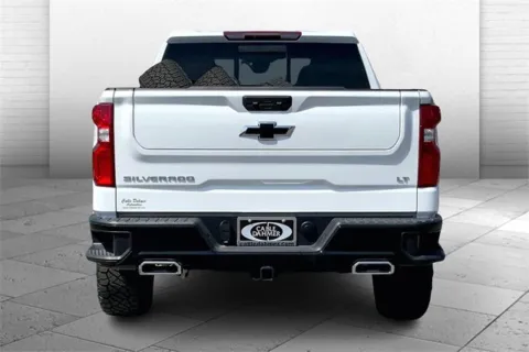 More photos of 2025 Chevrolet Silverado 1500 LT Trail Boss at Cable Dahmer Chevrolet of Kansas City, MO