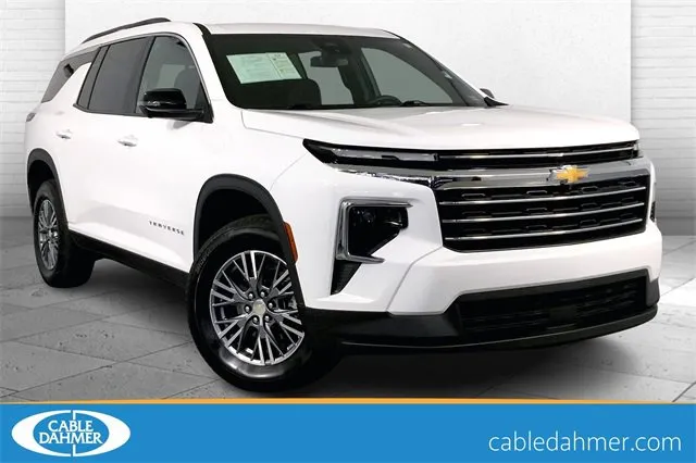 White 2024 Chevrolet Traverse LT for sale in Kansas City, MO