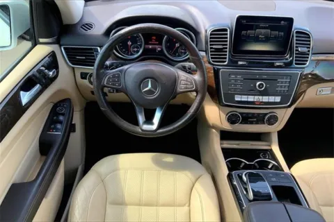 More photos of 2016 Mercedes-Benz GLE 300d at Cable Dahmer Chevrolet of Kansas City, MO
