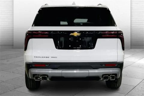More photos of 2026 Chevrolet Traverse LT at Cable Dahmer Chevrolet of Kansas City, MO