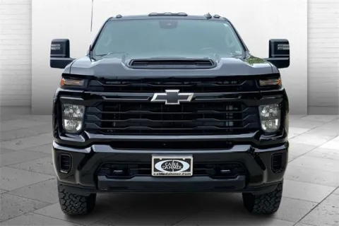 Photos of 2025 Chevrolet Silverado 2500 HD Custom for sale in Kansas City, MO at Cable Dahmer Chevrolet of Kansas City