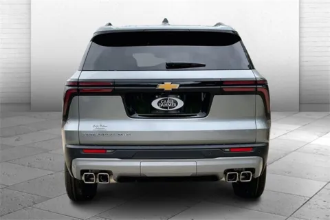 More photos of 2026 Chevrolet Traverse LT at Cable Dahmer Chevrolet of Kansas City, MO