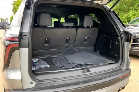 More photos of 2026 Chevrolet Traverse LT at Cable Dahmer Chevrolet of Kansas City, MO