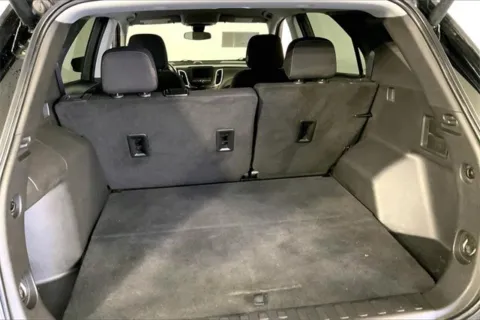 More photos of 2022 Chevrolet Equinox LT at Cable Dahmer Chevrolet of Kansas City, MO