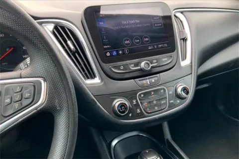 More photos of 2020 Chevrolet Malibu LT at Cable Dahmer Chevrolet of Kansas City, MO