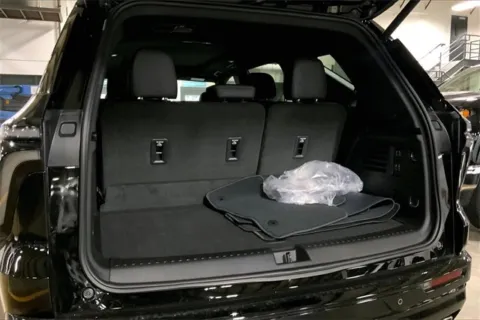 More photos of 2026 Chevrolet Traverse High Country at Cable Dahmer Chevrolet of Kansas City, MO