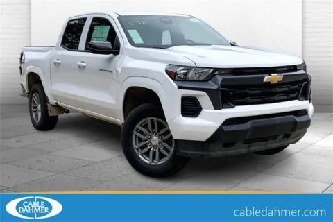 White 2025 Chevrolet Colorado WT/LT for sale in Kansas City, MO