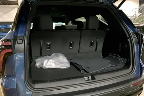 More photos of 2026 Chevrolet Traverse LT at Cable Dahmer Chevrolet of Kansas City, MO
