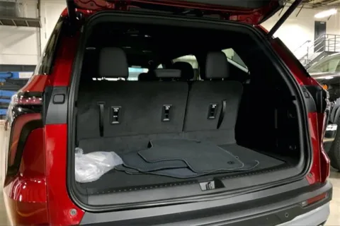 More photos of 2026 Chevrolet Traverse LT at Cable Dahmer Chevrolet of Kansas City, MO