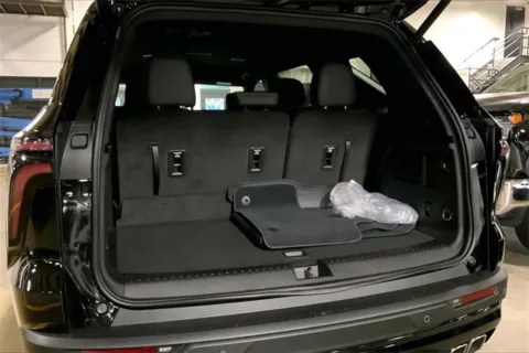 More photos of 2026 Chevrolet Traverse LT at Cable Dahmer Chevrolet of Kansas City, MO
