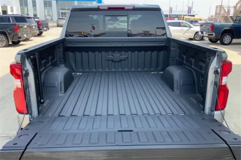 More photos of 2025 Chevrolet Silverado 1500 LT Trail Boss at Cable Dahmer Chevrolet of Kansas City, MO
