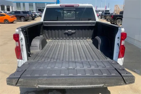More photos of 2025 Chevrolet Silverado 1500 LT at Cable Dahmer Chevrolet of Kansas City, MO