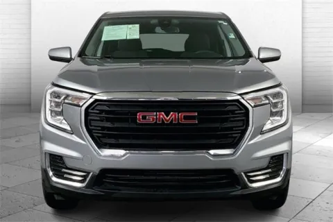 Photos of 2024 GMC Terrain SLE for sale in Kansas City, MO at Cable Dahmer Chevrolet of Kansas City