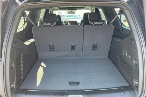 More photos of 2025 Chevrolet Suburban LT at Cable Dahmer Chevrolet of Kansas City, MO