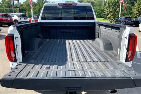 More photos of 2022 GMC Sierra 2500 HD AT4 at Cable Dahmer Chevrolet of Kansas City, MO