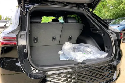 More photos of 2025 Chevrolet Equinox EV RS at Cable Dahmer Chevrolet of Kansas City, MO