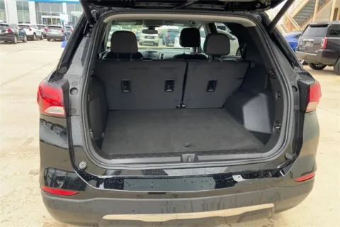 More photos of 2023 Chevrolet Equinox LT at Cable Dahmer Chevrolet of Kansas City, MO