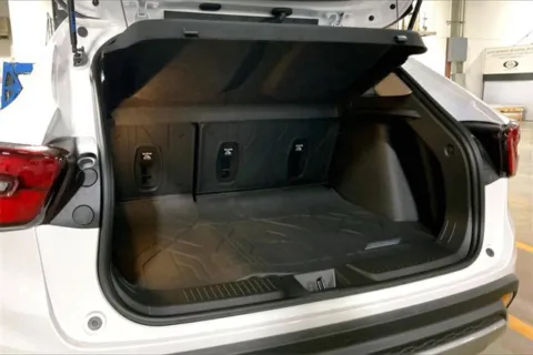 More photos of 2025 Chevrolet Trax LT at Cable Dahmer Chevrolet of Kansas City, MO