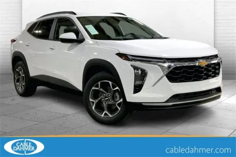 White 2025 Chevrolet Trax LT for sale in Kansas City, MO