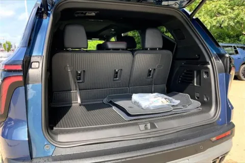 More photos of 2026 Chevrolet Traverse Z71 at Cable Dahmer Chevrolet of Kansas City, MO