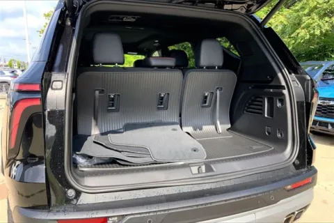 More photos of 2026 Chevrolet Traverse Z71 at Cable Dahmer Chevrolet of Kansas City, MO